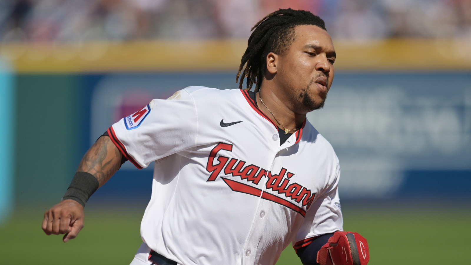 Jose Ramirez taunts his teammates with all his money