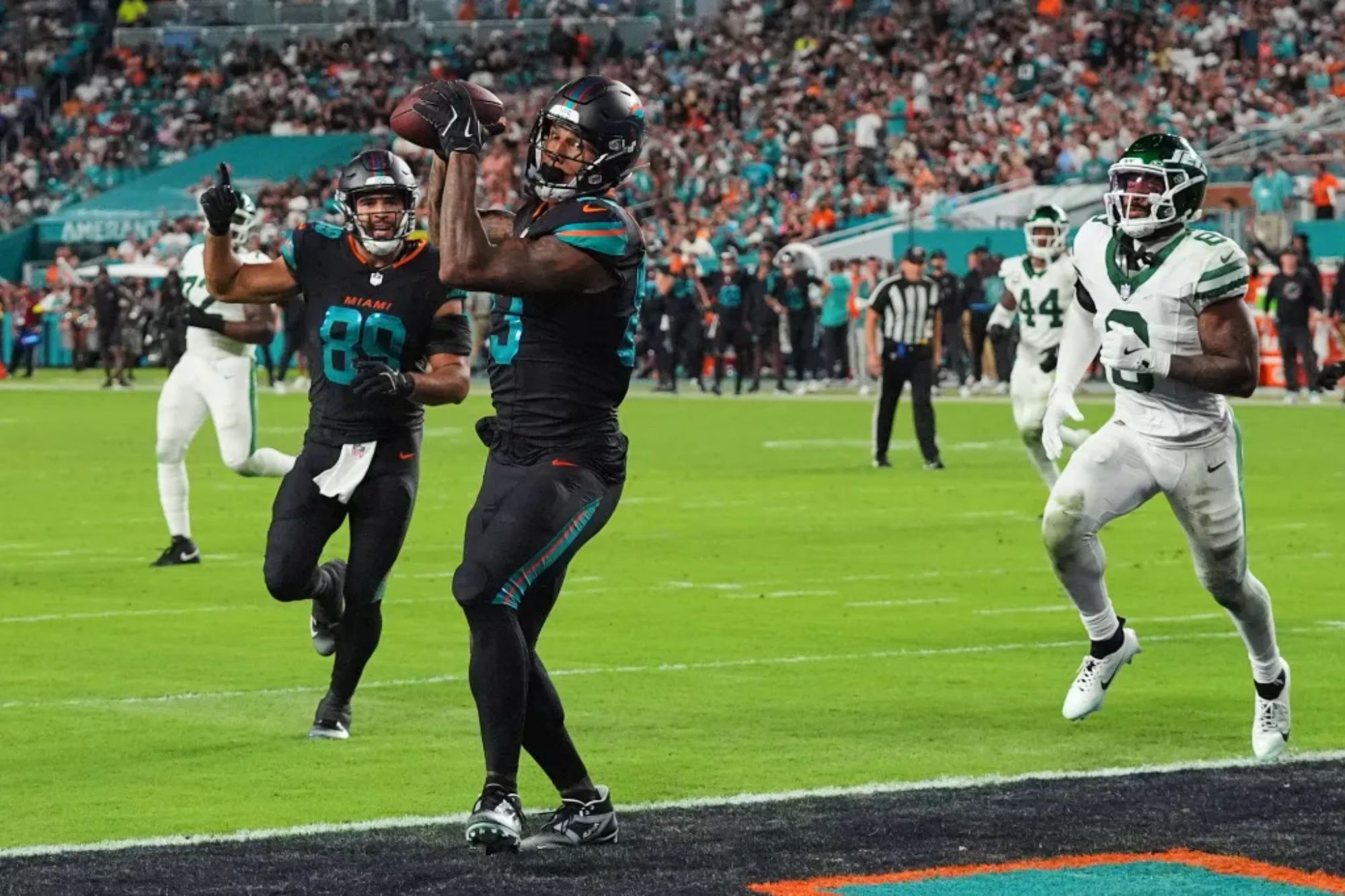 Dolphins’ Darren Waller double dips in NFL return against Jets