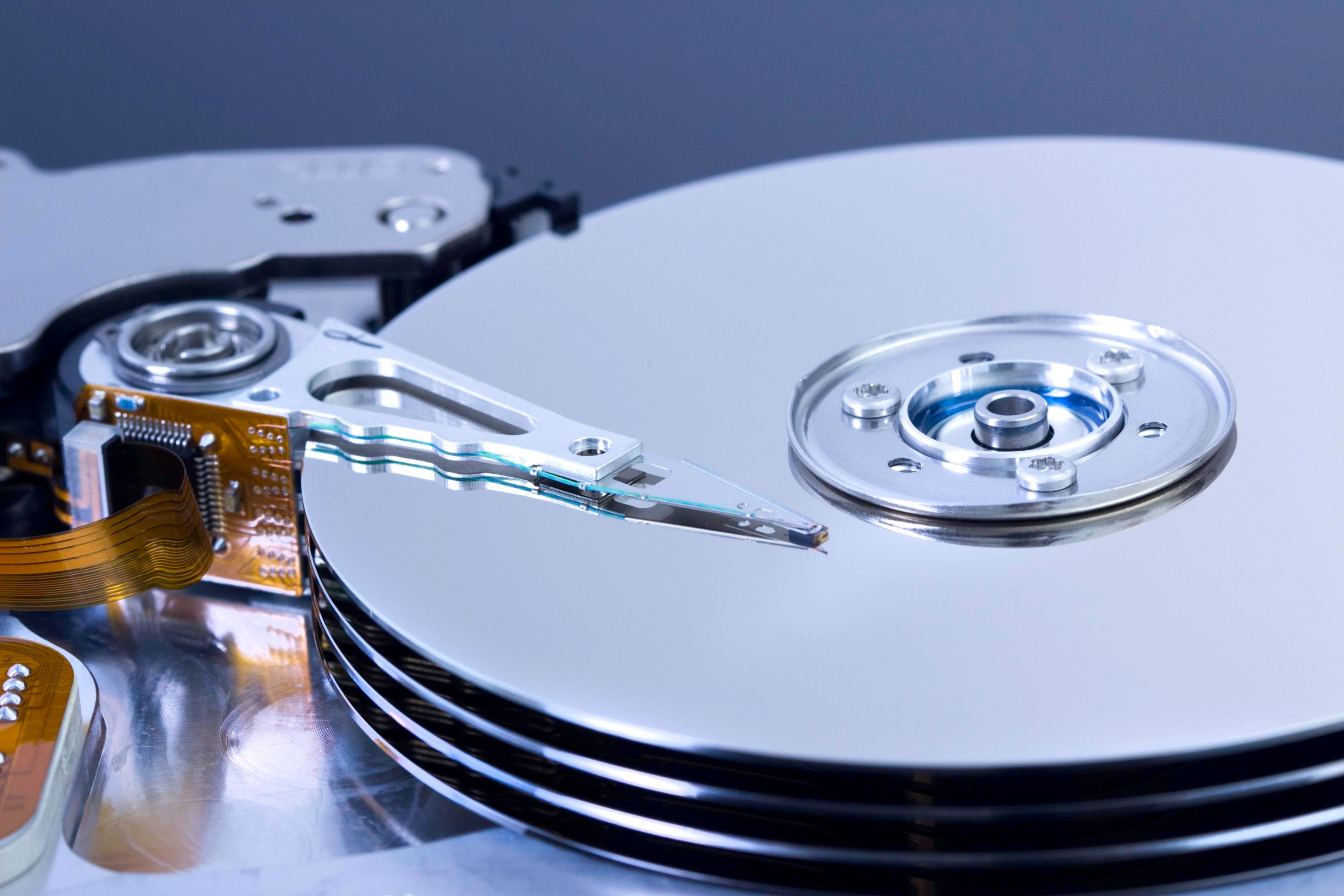 WDC Opens Data Center Customer Lab And Toshiba 12-Disk HDDs By 2027