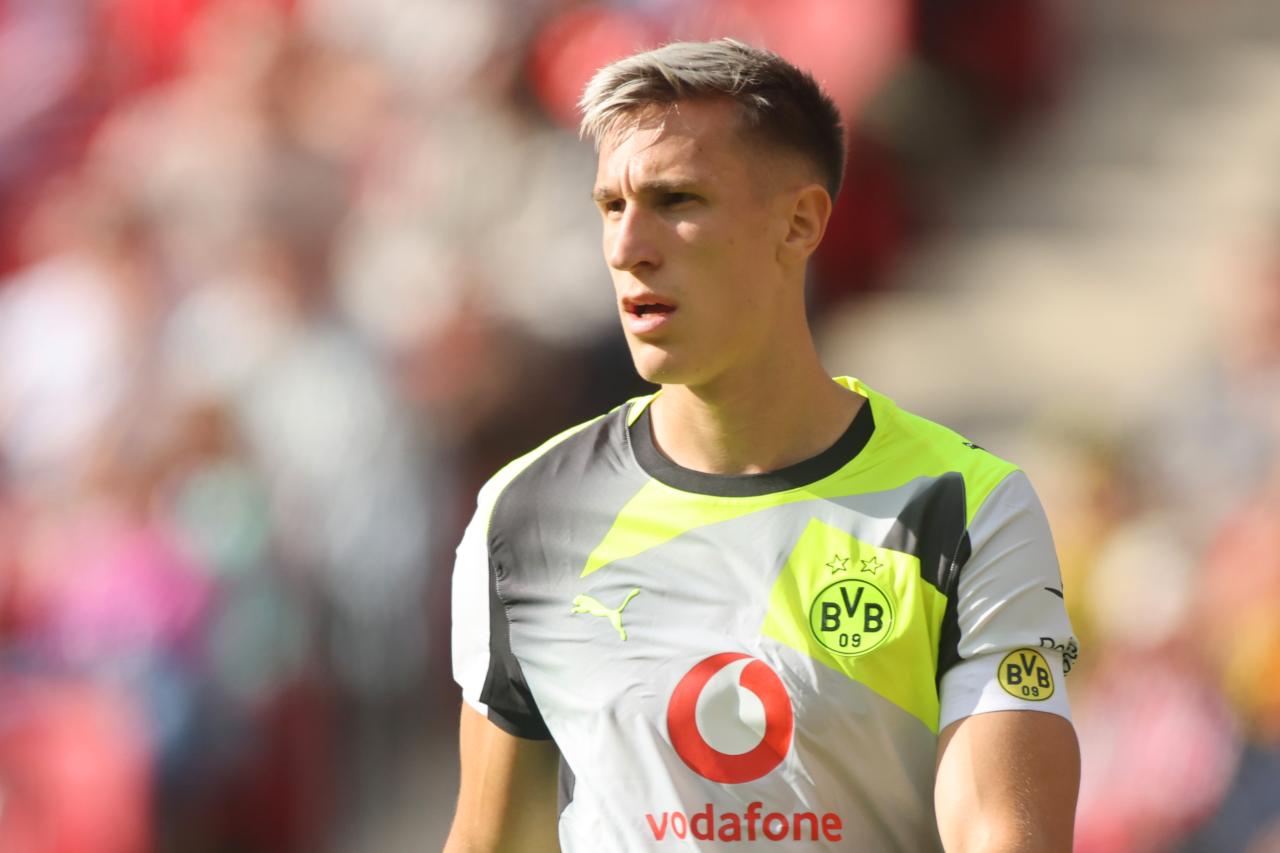 Dortmund bosses open up on ongoing contract talks with Schlotterbeck