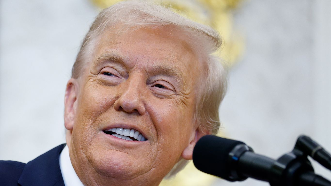  Trump treats Bill Ackman, Steve Wynn and other big donors to White House dinner