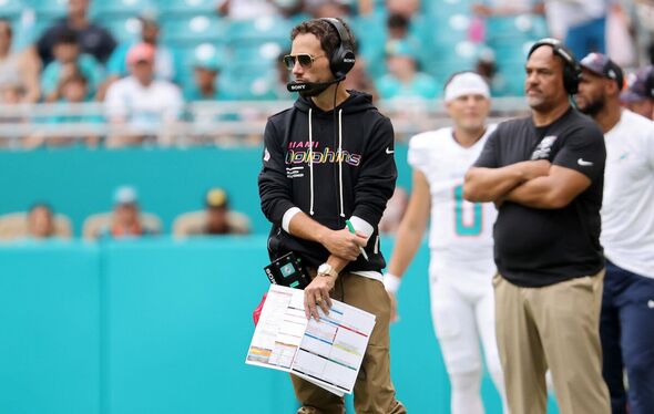 Mike McDaniel may know writing is on wall after fans leave early and boo Miami Dolphins