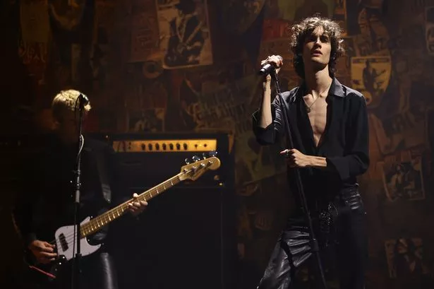  Sombr claps back after facing backlash for ‘cringe’ concerts from fans