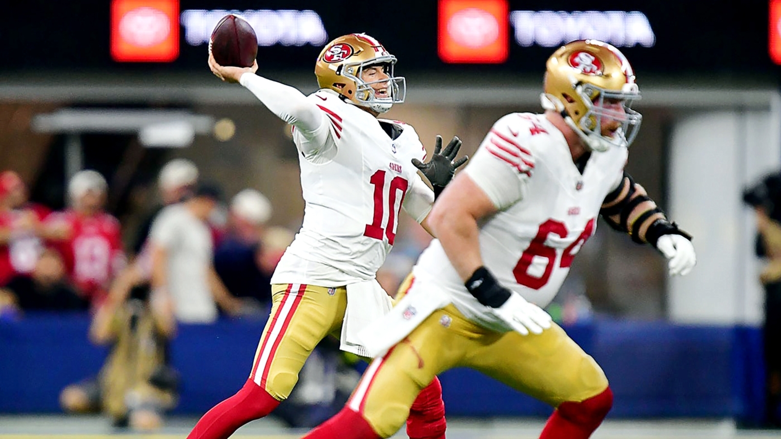 ‘I looked up and Mac was in the huddle’: Shanahan on Jones’ unbelievable toughness during 49ers-Rams