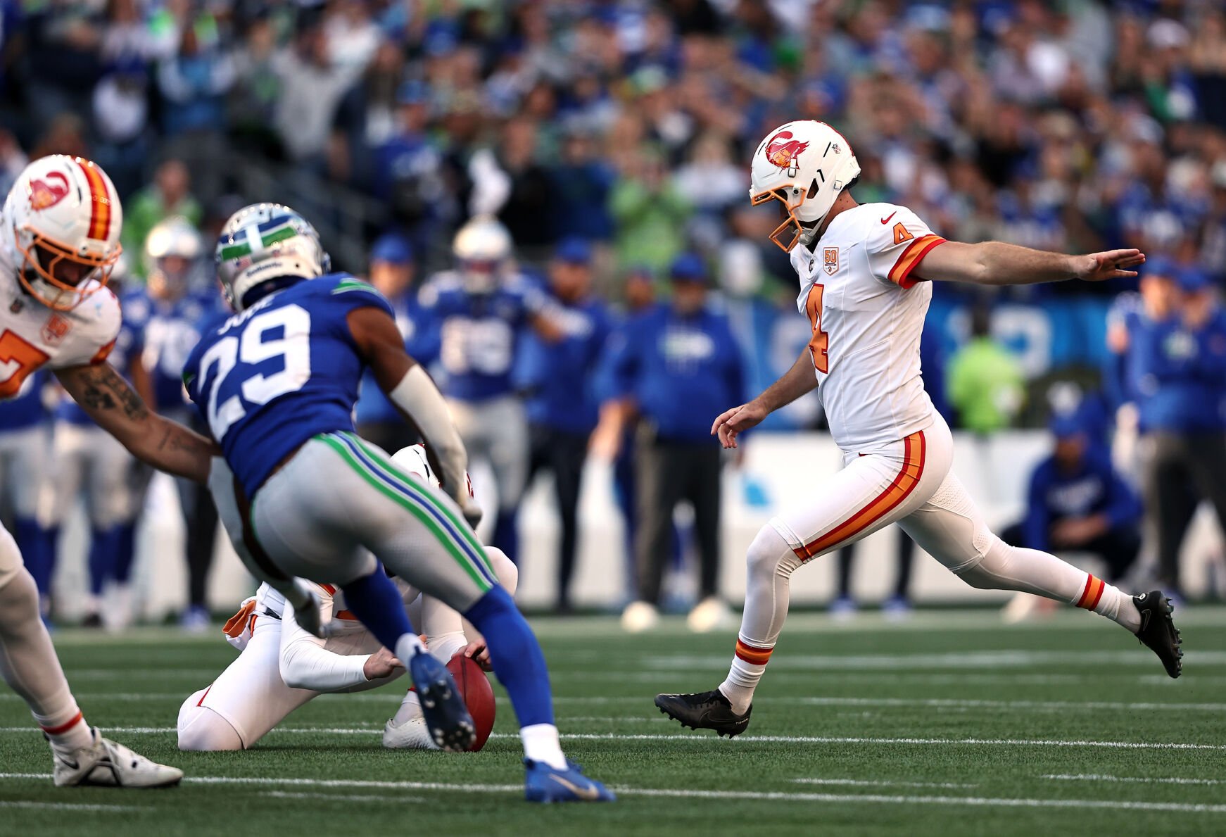 Seahawks lose shootout with Buccaneers on late interception by Sam Darnold