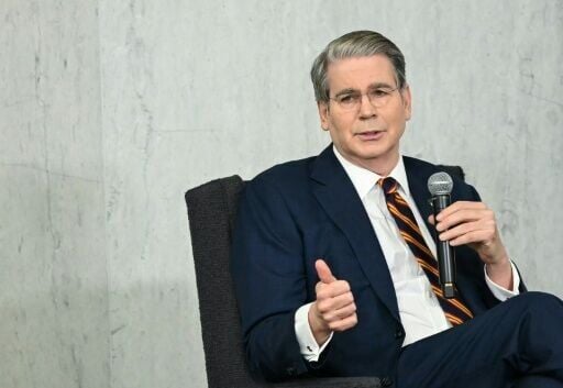  US finalizes $20 bn economic lifeline for Argentina, buys pesos