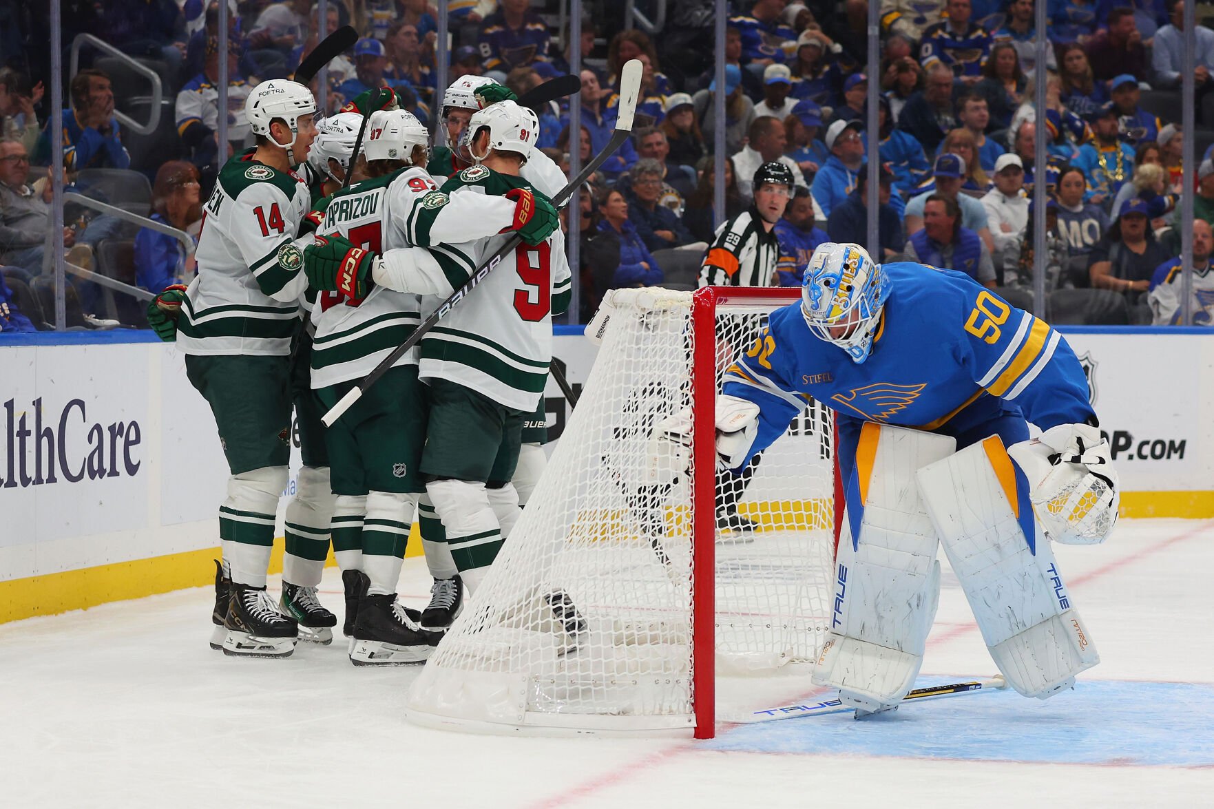 Ryan Hartman scores twice as Wild beat Blues, 5-0