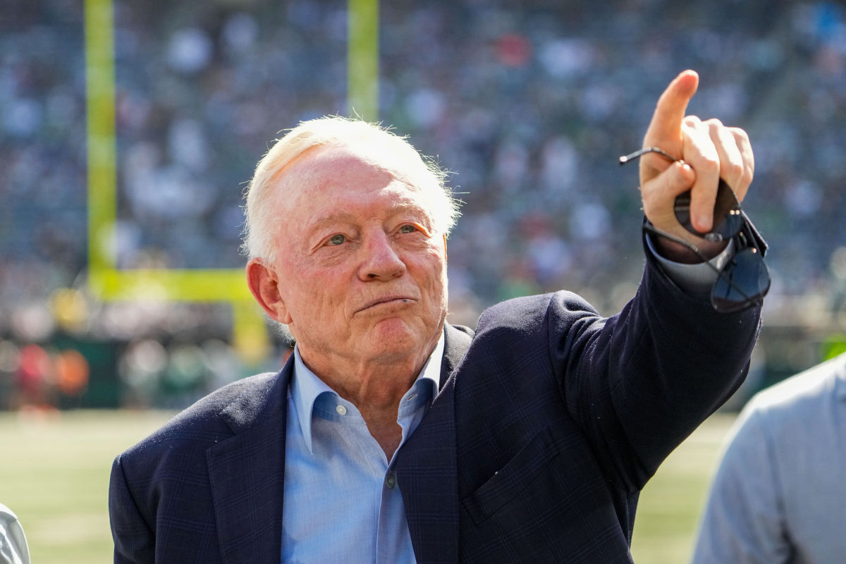 Jerry Jones Makes Surprising Decision Following Cowboys’ Loss to Panthers
