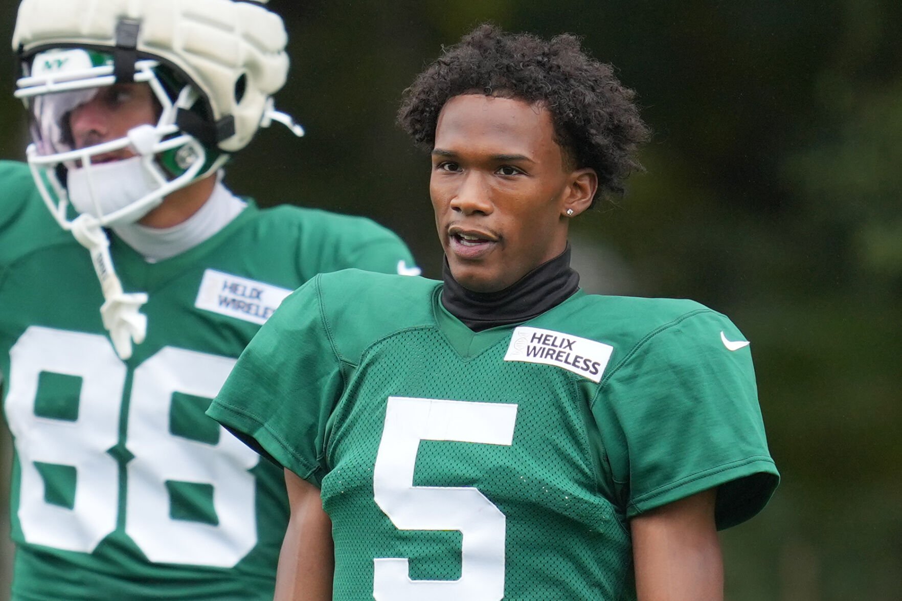 Jets’ Garrett Wilson sitting out practice with knee injury, status for Sunday vs. Panthers uncertain