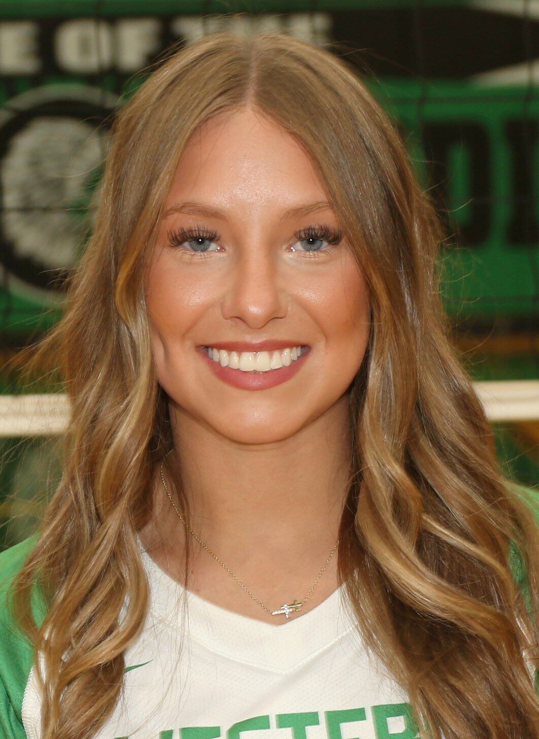 Western opens up tournament play with gritty three-set win over Green