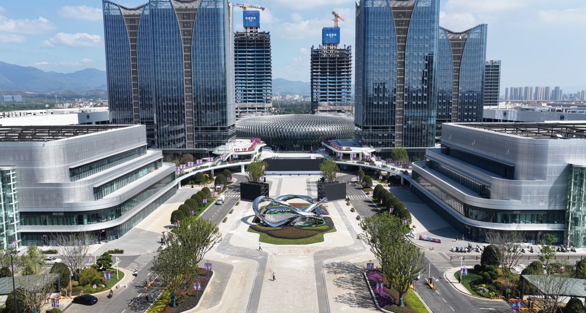  Yiwu Global Digital Trade Center Opens, Setting Worldwide Digital Commerce Benchmark