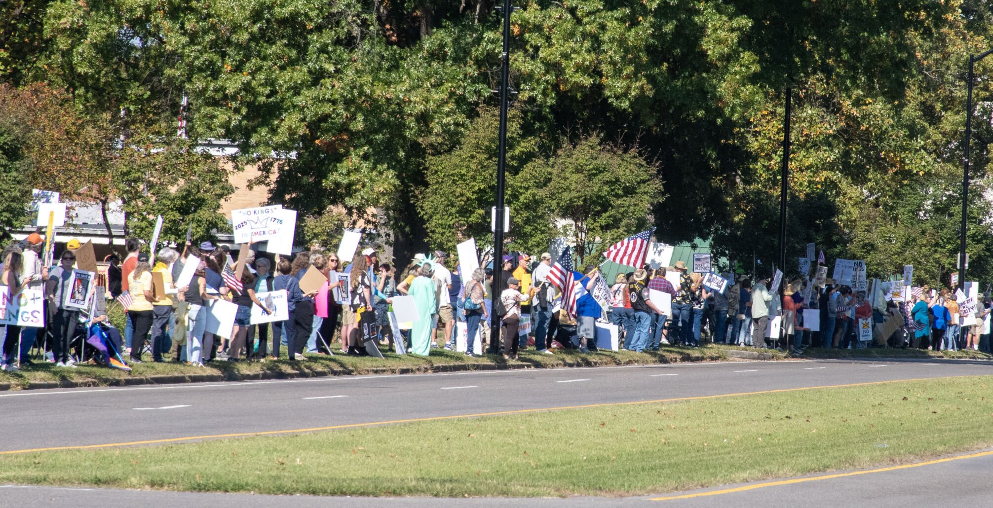  WATCH NOW: ‘No Kings’ protest draws crowd in Kingsport