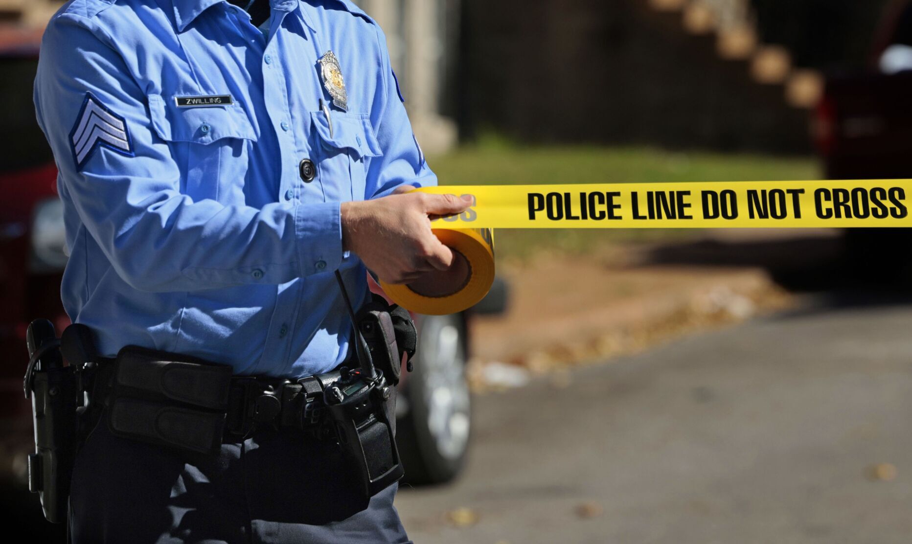 Police say 3 people were injured after gunfight between two vehicles in south St. Louis