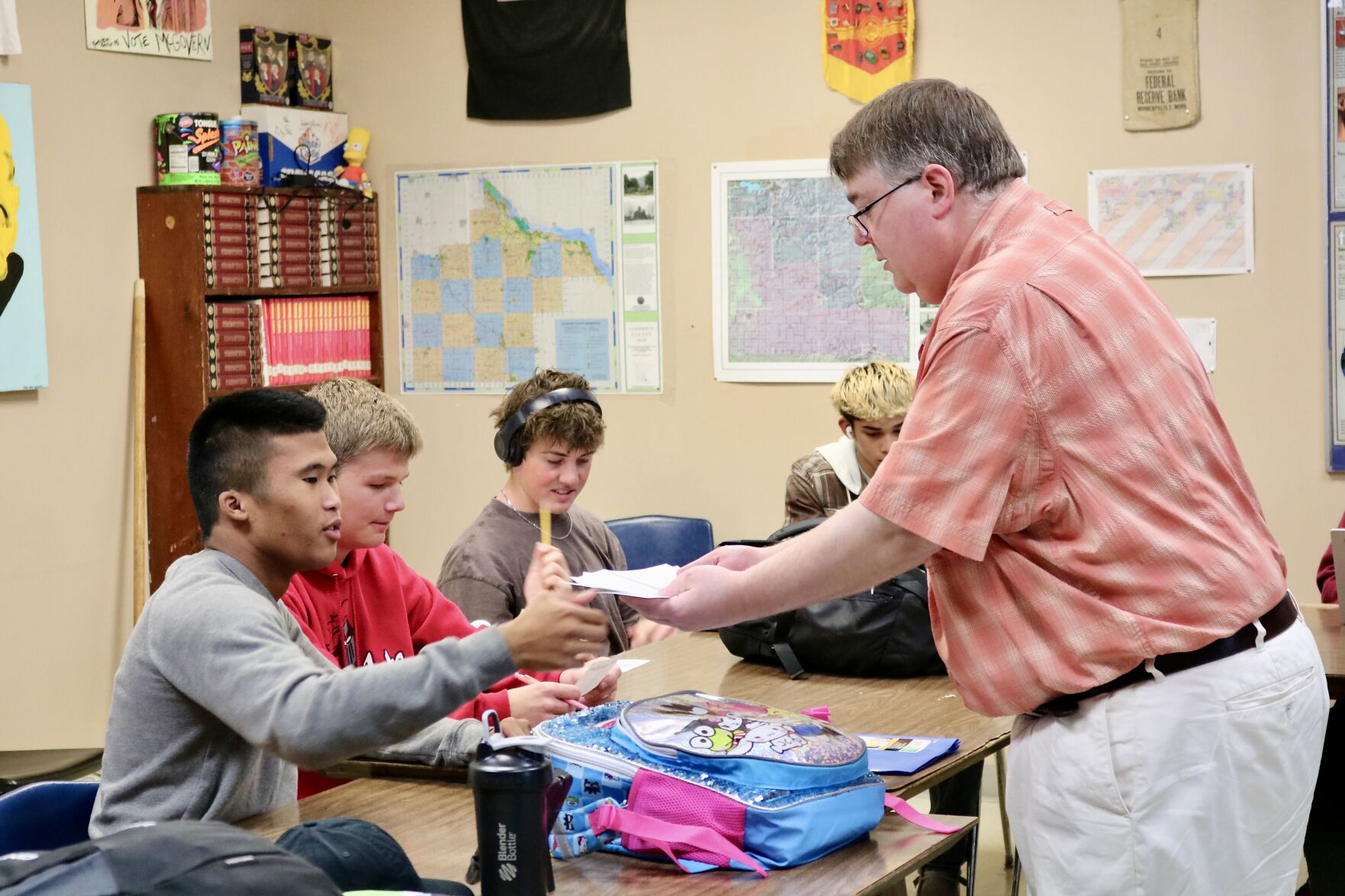  KW High School classroom receives stock ticker from Ed Foundation