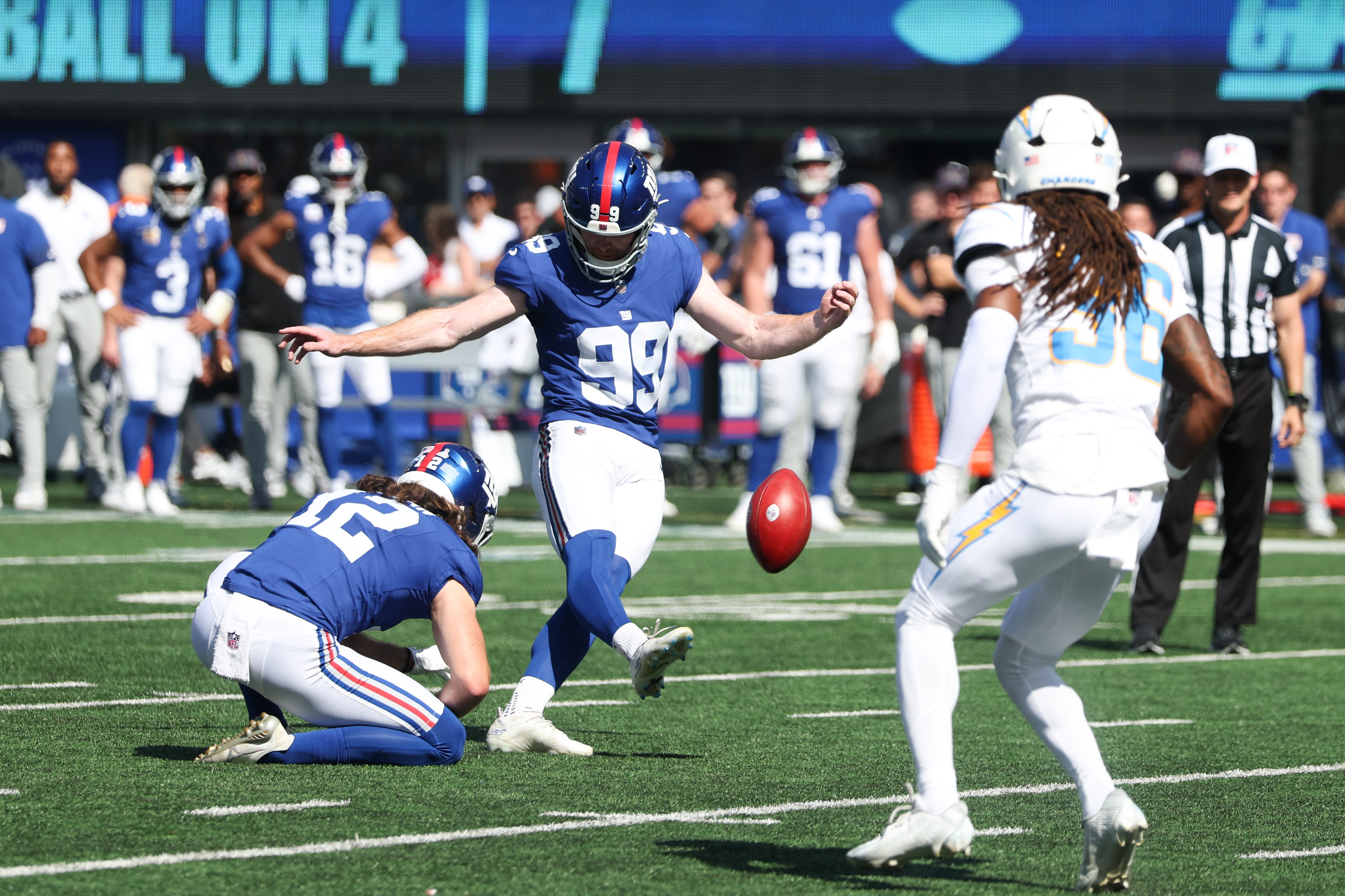 New York Giants elevate kicker, linebacker from practice squad
