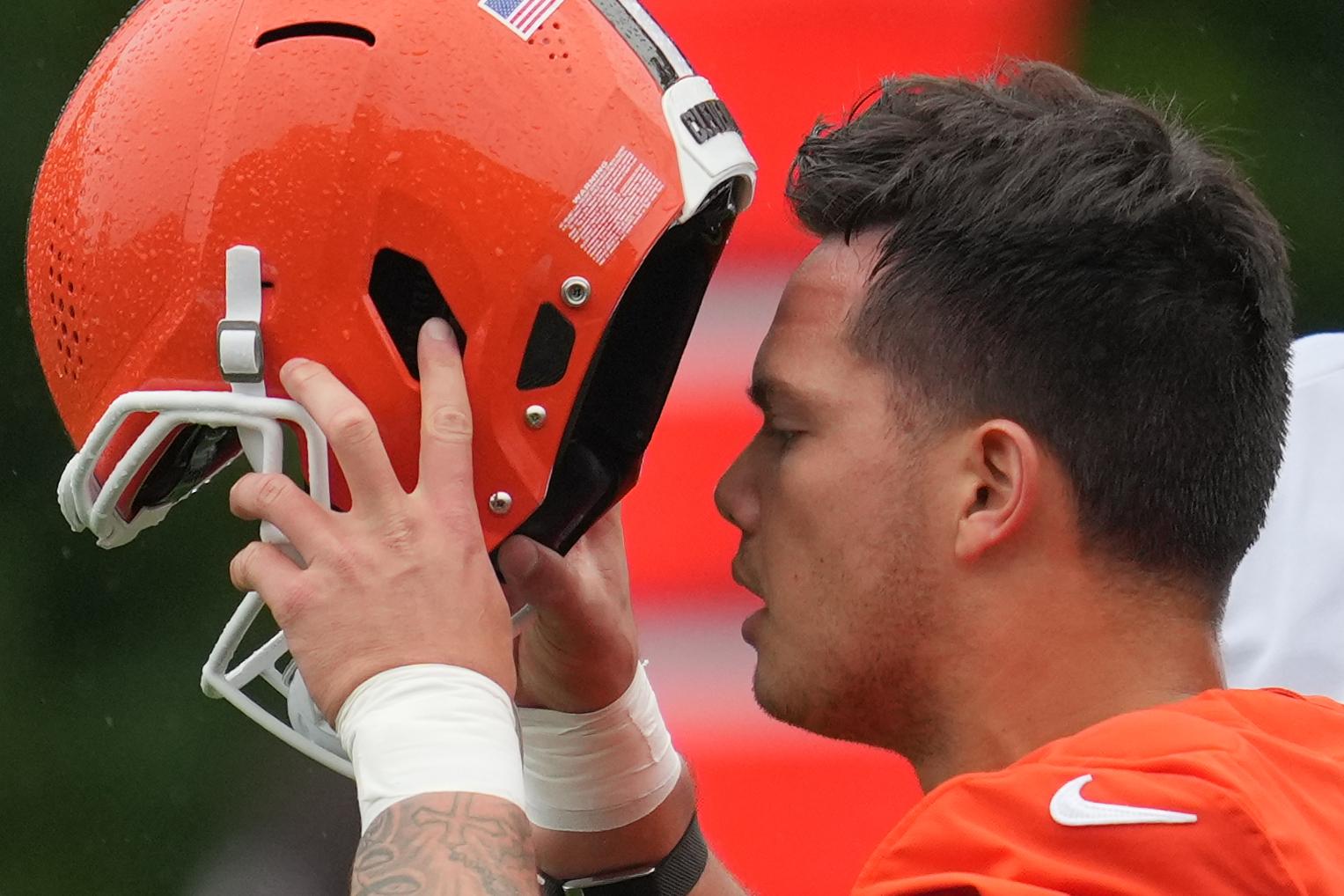 Browns QB Dillon Gabriel confident for first NFL start, jokes his dad needs passport