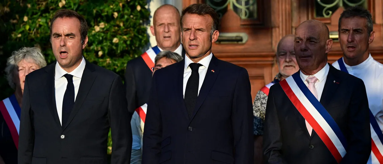  France’s New Government Collapses In Just 14 Hours