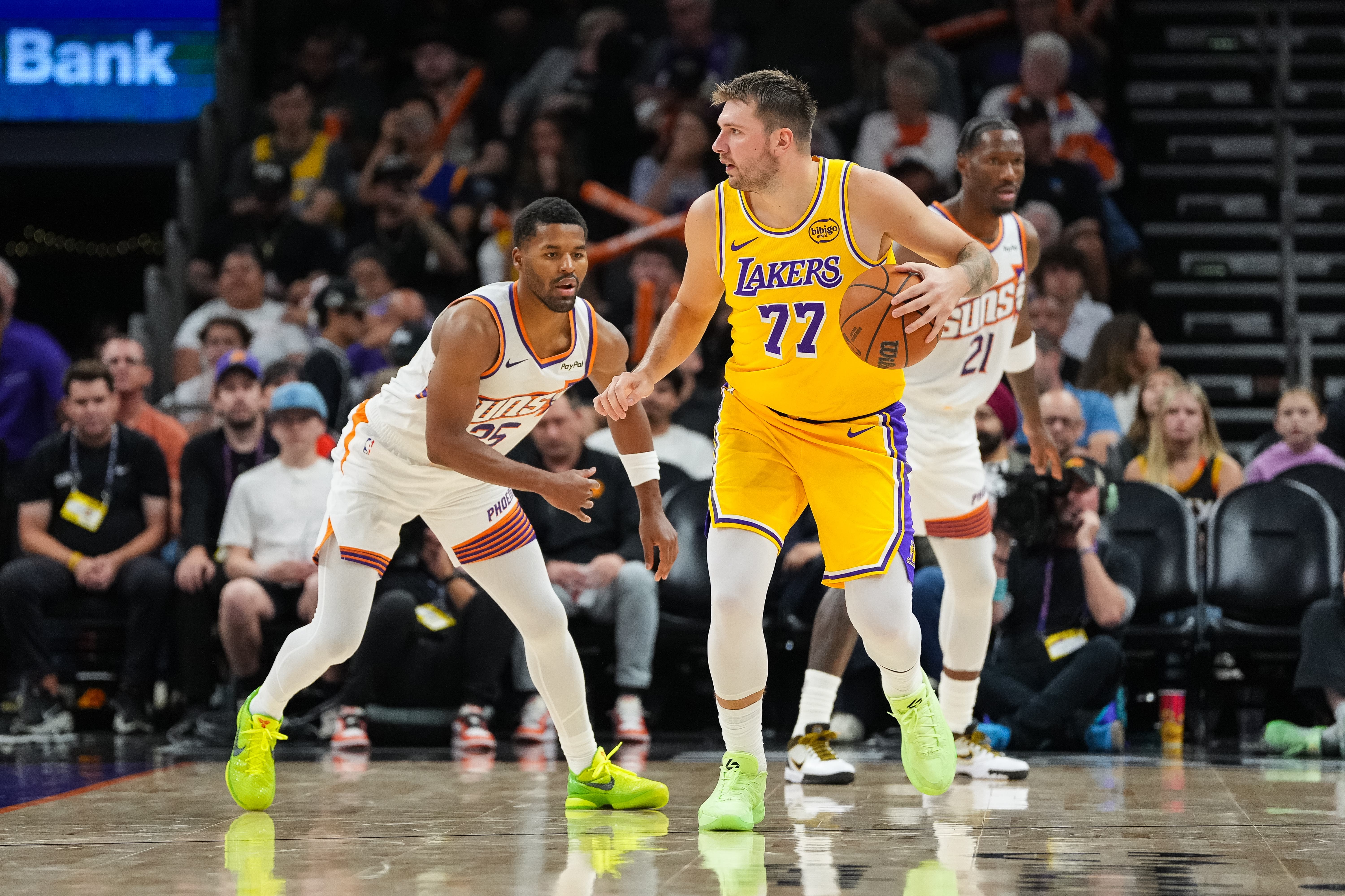 Suns Cut Ties With Veteran Guard After 35-Point Outburst vs Lakers