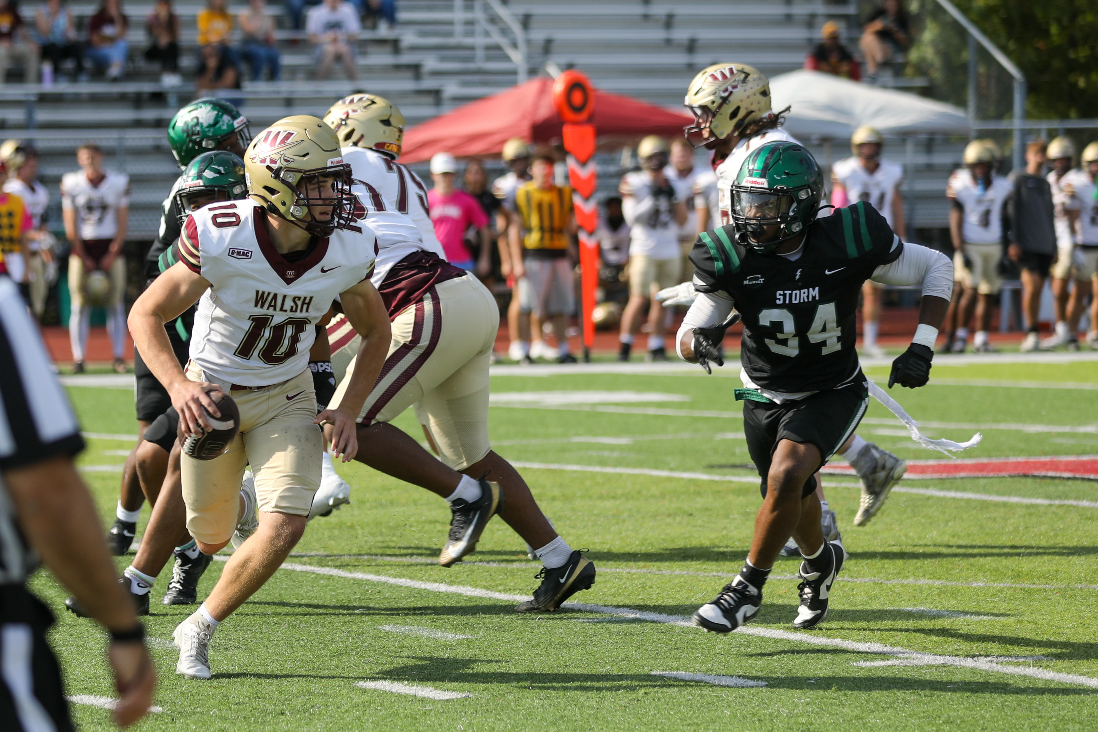  QB Cole Norris of Amherst leads 5-2 Walsh over Lake Erie