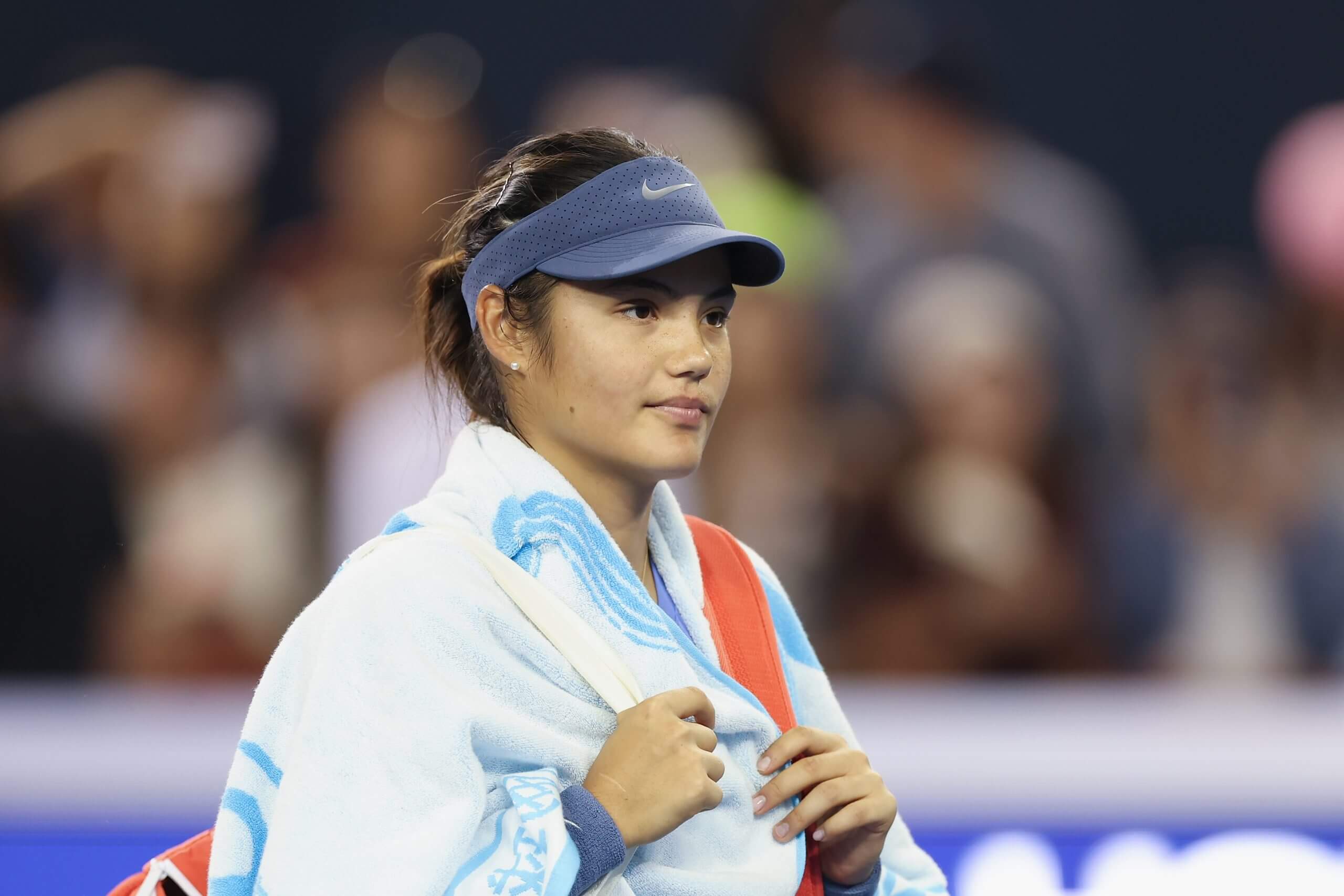  Emma Raducanu ends tennis season, will continue with coach Francisco Roig into 2026