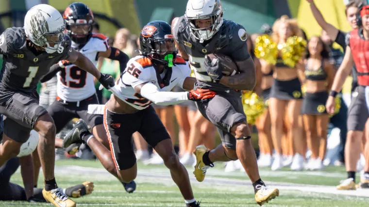 Oregon running back Makhi Hughes’s redshirt decision hurts the 2026 NFL Draft