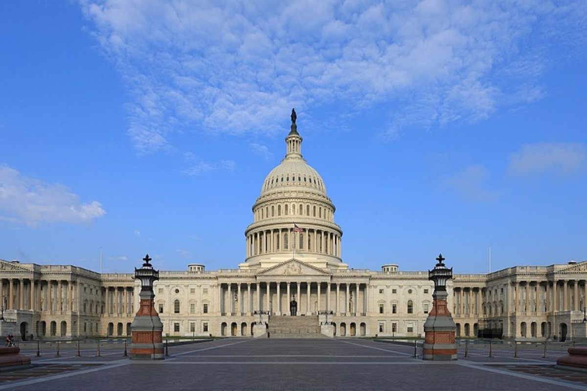  Chaos in Capitol Hill: Federal Government Grinds to Halt as Senate Fails Budget Bill, Utah Legislators Slam Dems