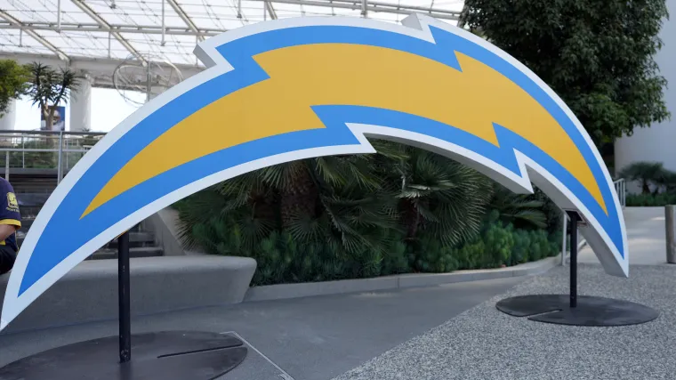 Los Angeles Chargers named landing spot for 86-TD running back through trade