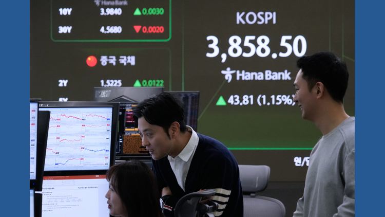  Asian shares slip on selling of tech stocks after a lackluster day on Wall Street