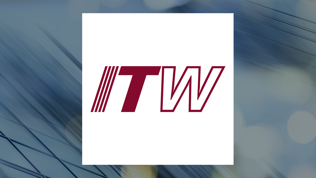  Penobscot Investment Management Company Inc. Sells 1,480 Shares of Illinois Tool Works Inc. $ITW