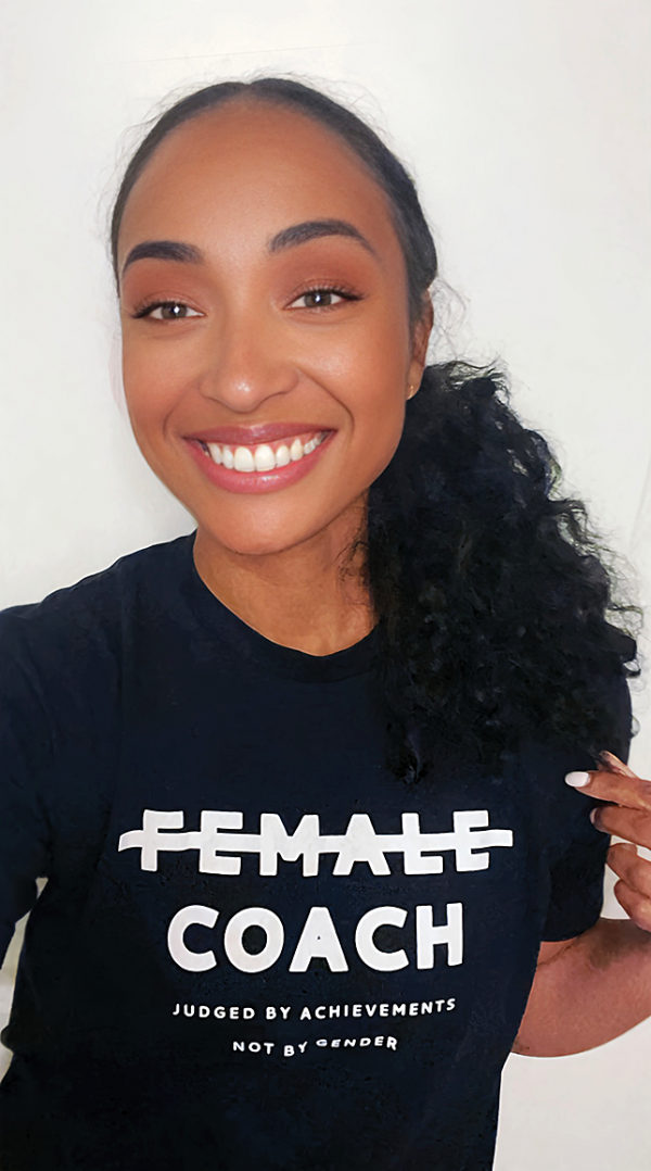  Shantell Jeter boosts city girls, women with hoops clinics