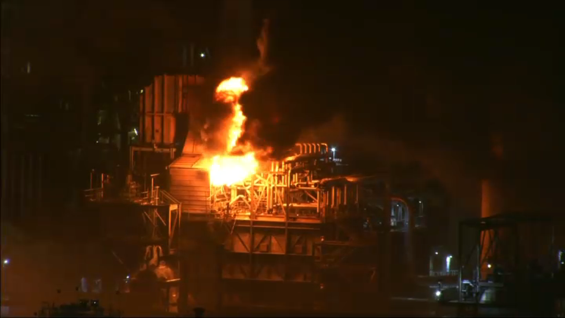 Large fire erupts at Chevron refinery in Los Angeles