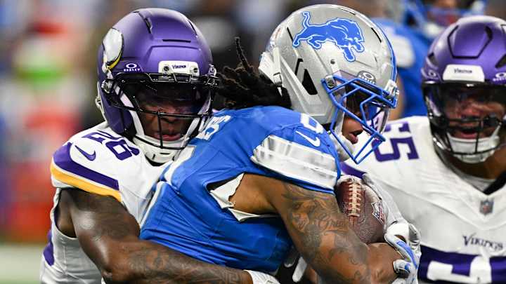 Studs and Duds: Rusty Lions Play Worst Game of Season