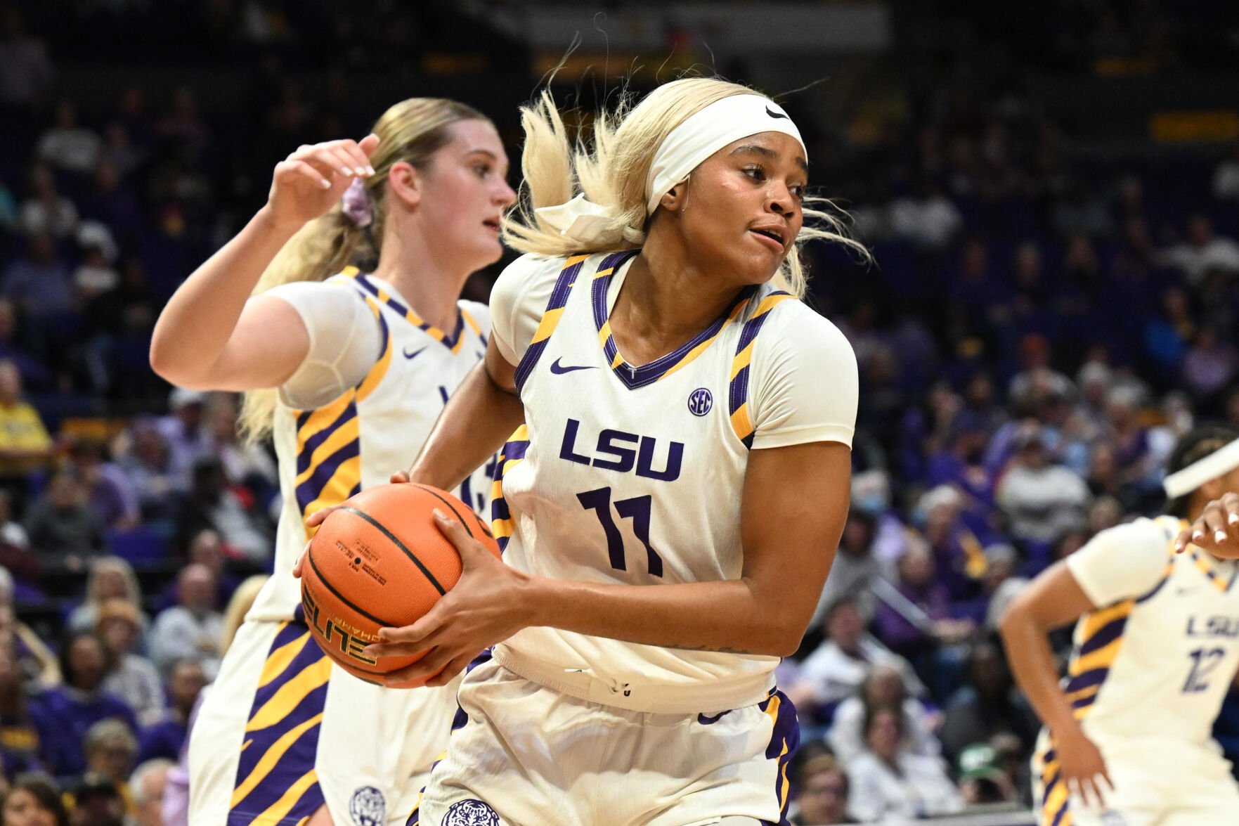 MiLaysia Fulwiley scores 22, No. 5 LSU women beat Charlotte 117-59