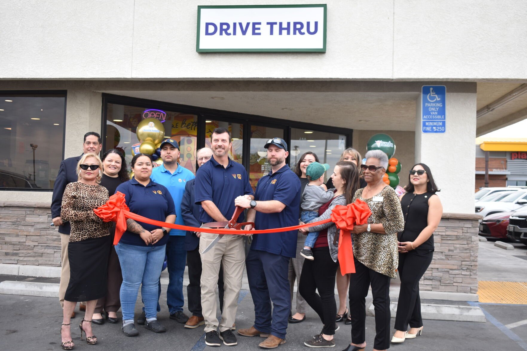 Jamba Juice & Auntie Anne’s celebrate grand opening in El Centro