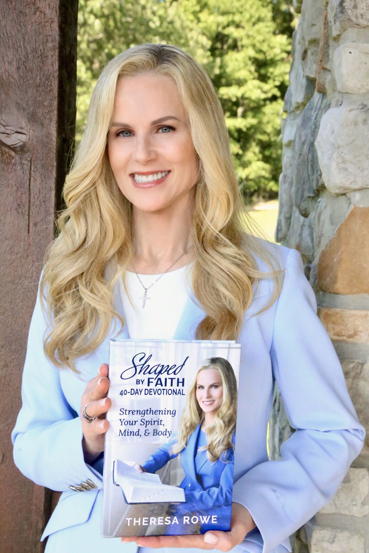 Rowe hosting book signing at Crazy Me Gifts and Apparel