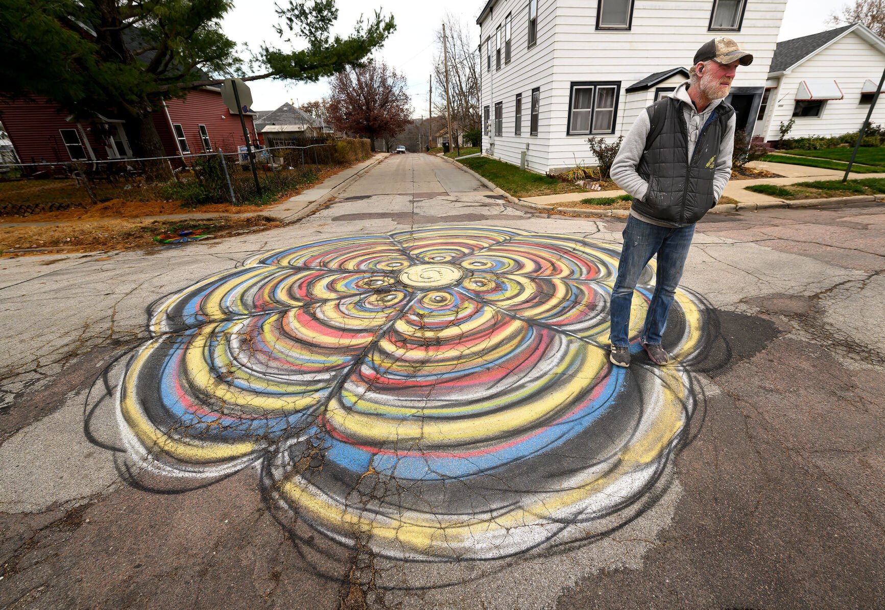 Resolution still being sought in Sioux City street flower painter’s case