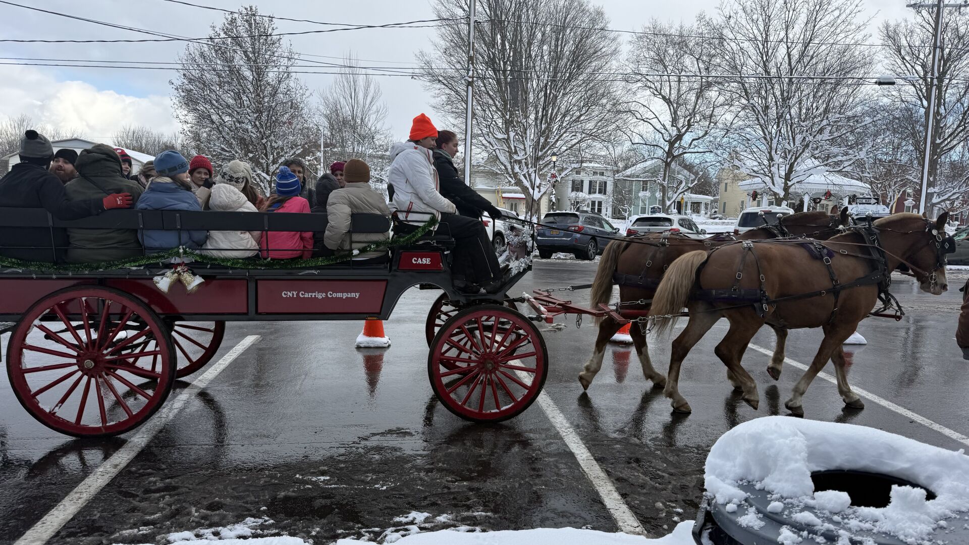 Clinton Shoppers’ Stroll encourages support of local small businesses