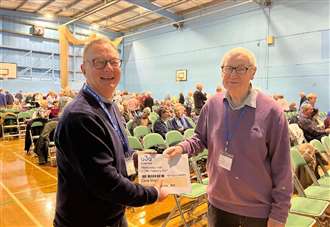 Community group celebrates milestone 900th member