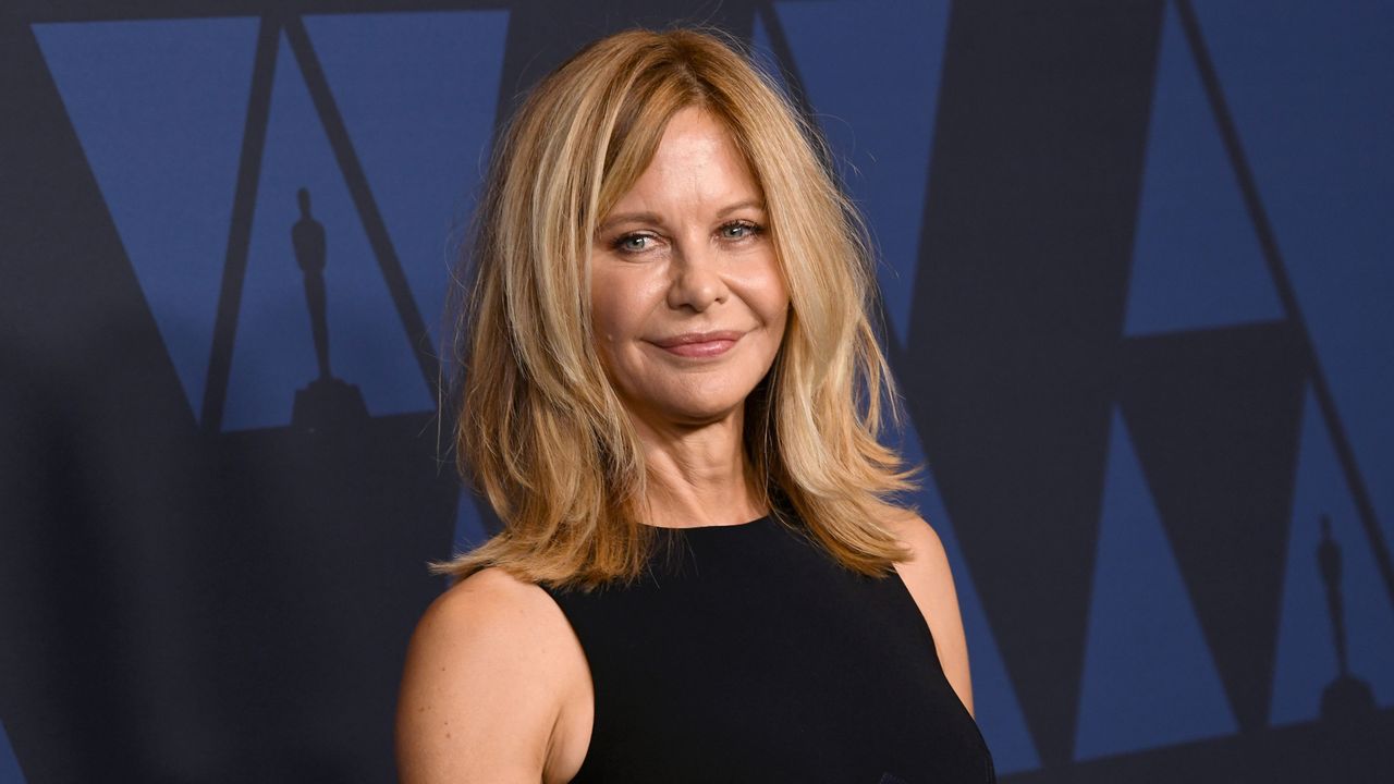 Meg Ryan Shows How One Simple Color Scheming Trick Can Instantly Elevate a Rustic Farmhouse Living Room