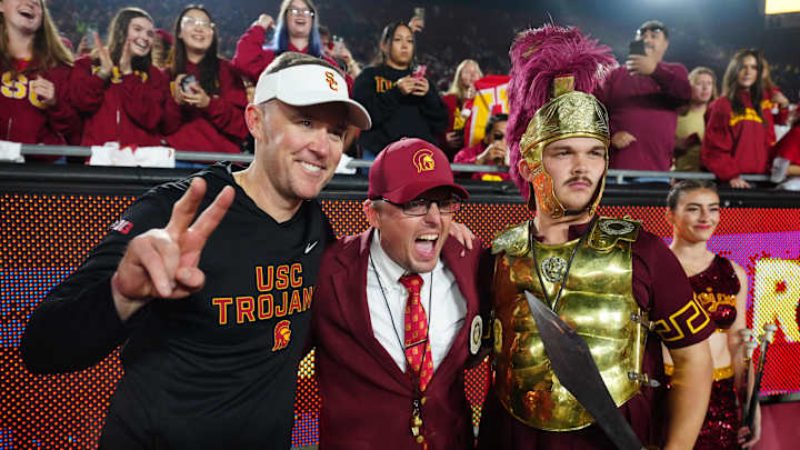 How Hostile Coliseum Crowd Played a Key Role In USC’s Crosstown Rivalry Win