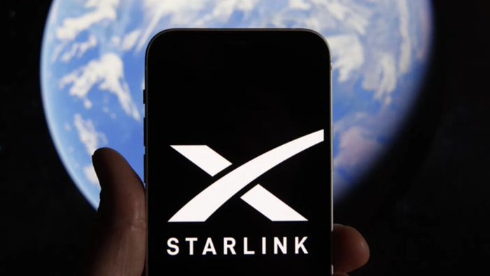 SpaceX Trademark Filing Signals “Starlink Mobile” May Soon Take Aim At AT&T, Verizon