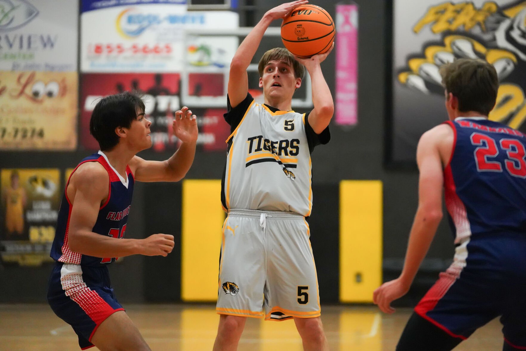 Telesis boys basketball falls in close game to Flagstaff Christian
