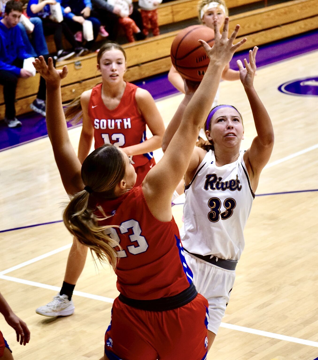 Spartans roll behind defense, balanced offense