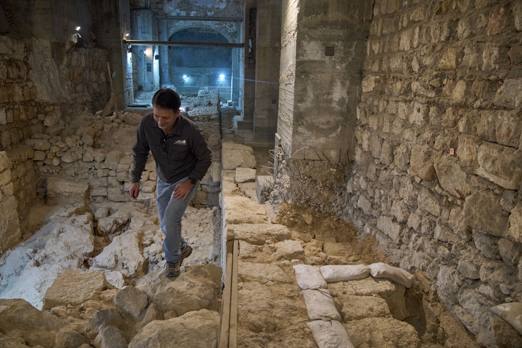 Archaeologists uncover intact section of ancient Jerusalem wall