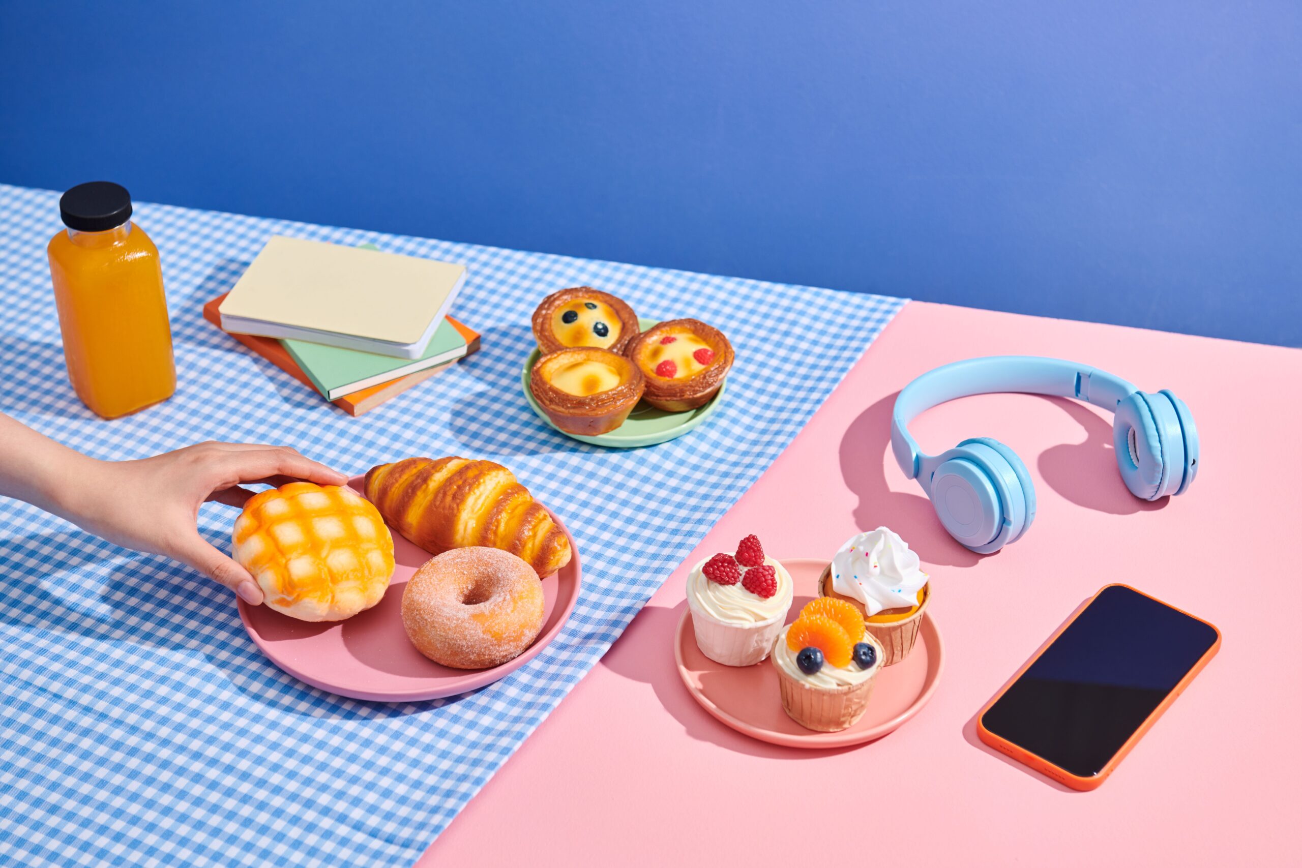 The 4 Reasons You Get Sugar Cravings, According to Experts