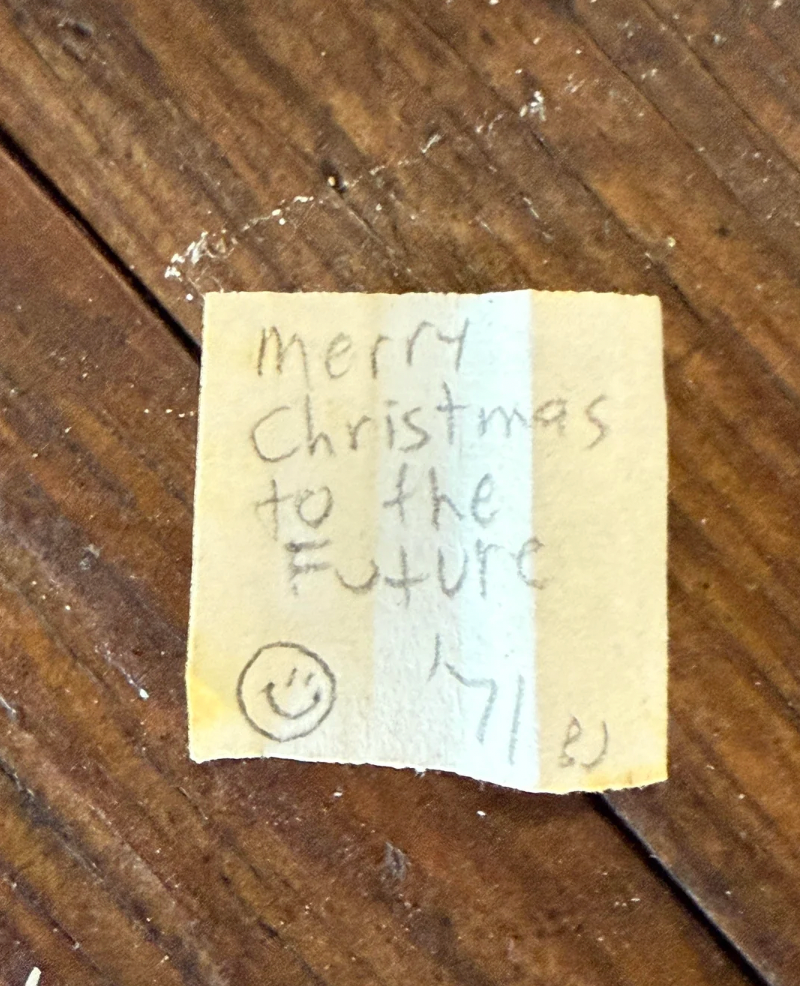“Going to do this with my kids”: Grandma breaks a vintage Christmas ornament. Then a bunch of notes spill out