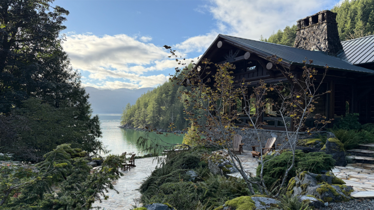 Michelle Pfeiffer and David E. Kelley’s Former Home Is Now the Ultimate Wilderness Retreat