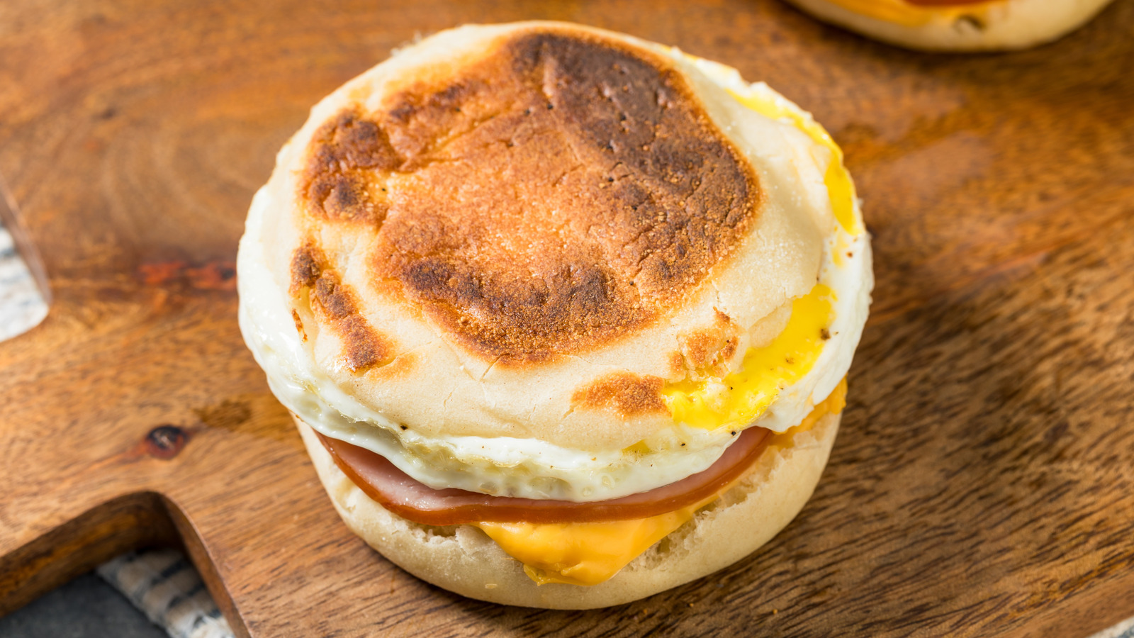 This Pastry Pan Is Actually Your Secret Weapon For Perfect Breakfast Sandwiches