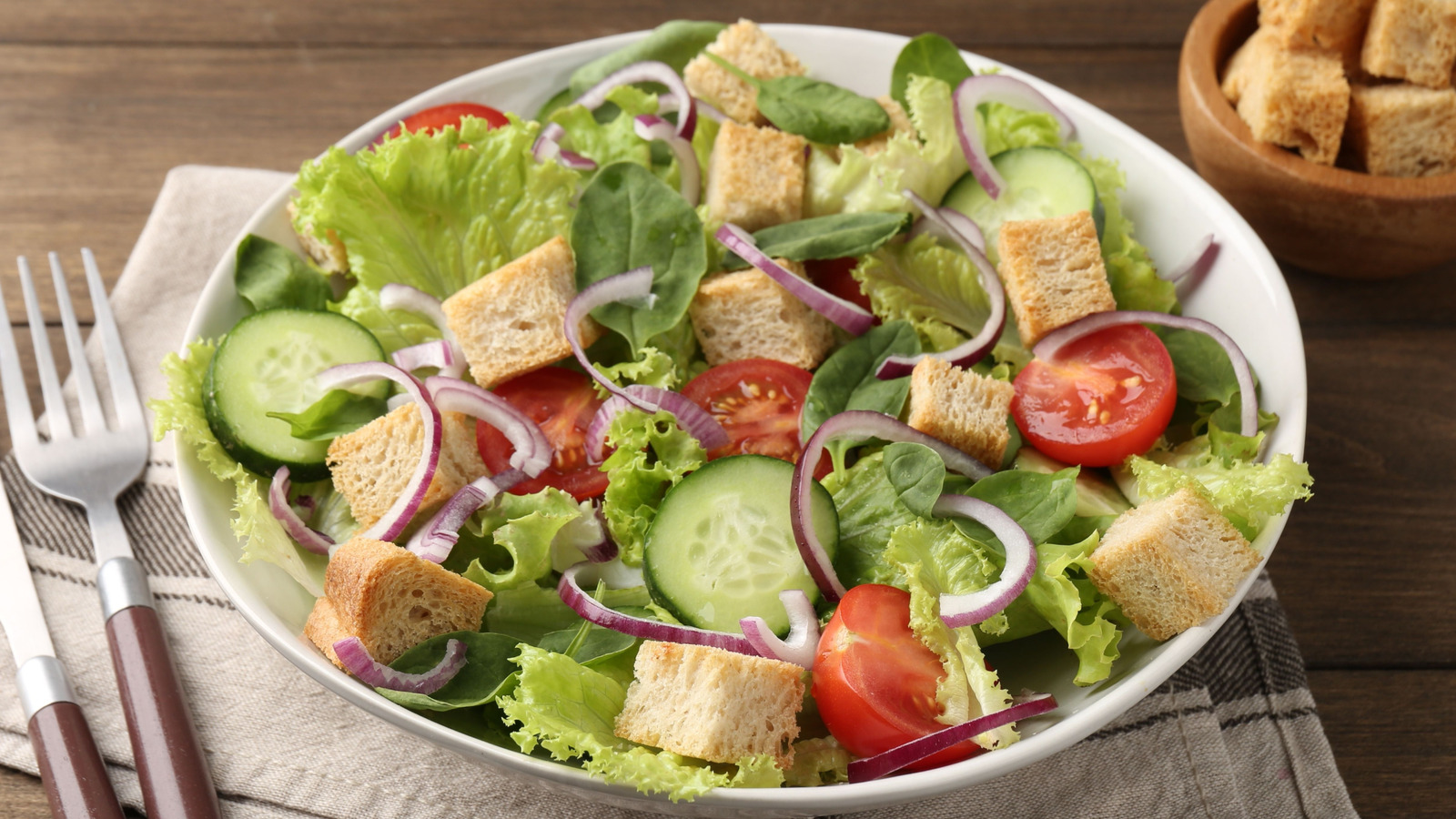 Give Any Texas Roadhouse Salad An Umami Boost With This Simple Side Order