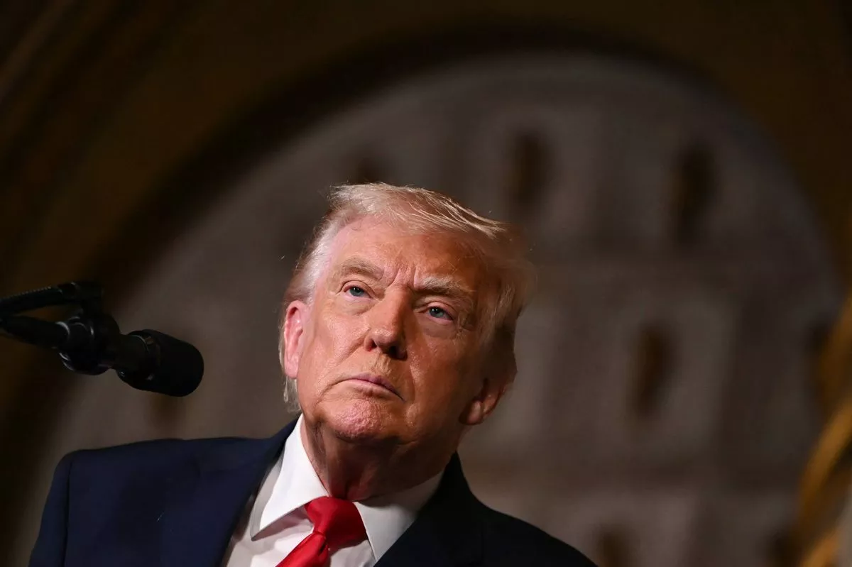 Debunking false claims about Trump’s $2k tariff check touted for 2026 payment